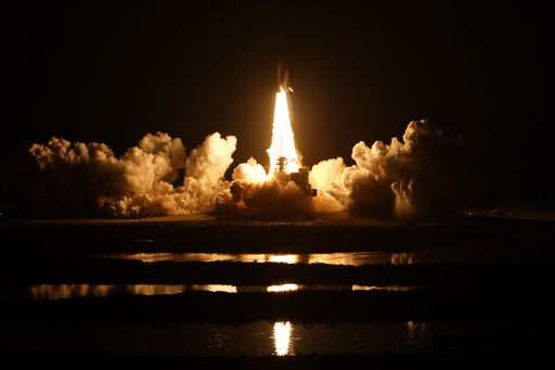 スペースシャトル「エンデバー」打ち上げ成功、「きぼう」の部品搭載