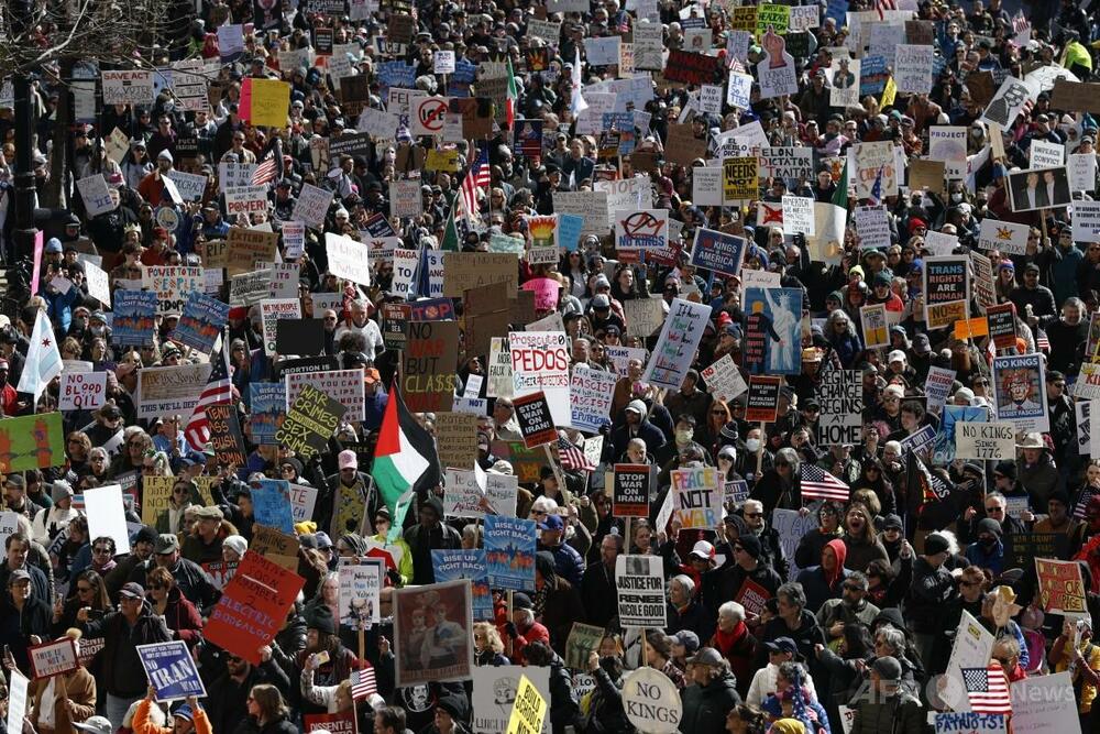 「ノー・キングス」デモ、全米50州で800万人以上参加 主催者発表