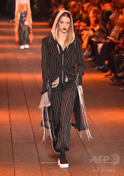 「DKNY」17年春夏