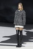 フランス・パリ市内で発表された「シャネル（CHANEL）」13/14年秋冬コレクション（2013年3月5日撮影）。(c)AFP/PATRICK KOVARIK