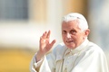 前ローマ教皇ベネディクト16世（2011年9月28日撮影）。(c)Tiziana FABI / AFP