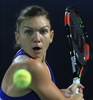 テニス、ドバイ・テニス選手権、女子シングルス準決勝。リターンを狙うシモナ・ハレプ（2015年2月20日撮影）。(c)AFP/KARIM SAHIB