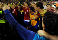 2010年サッカーW杯南アフリカ大会（%%2010 World Cup%%）欧州予選・グループ7、セルビア対ルーマニア。試合はセルビアが5-0で勝利し、本大会出場を決めた。写真は本大会出場を決めて歓喜するセルビアの選手たち。（2009年10月10日撮影）(c)AFP/ANDREJ ISAKOVIC