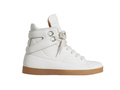 「MAISON MARTIN MARGIELA WITH H&amp;M」のスニーカー 1万3990円。(c)H&amp;M