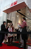 東京・原宿に開店した「H＆M」日本第2号店（2008年11月8日撮影）。(c)MODE PRESS