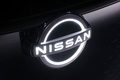 日産自動車の新ロゴ。横浜市のニッサンパビリオンで（2020年7月14日撮影）。(c)Kazuhiro NOGI / AFP