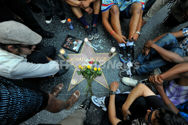 M・ジャクソンさん訃報に広がる衝撃、マドンナらも追悼 写真9枚 国際