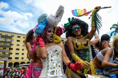 ベネズエラ首都で「ゲイ・プライド・パレード」開催