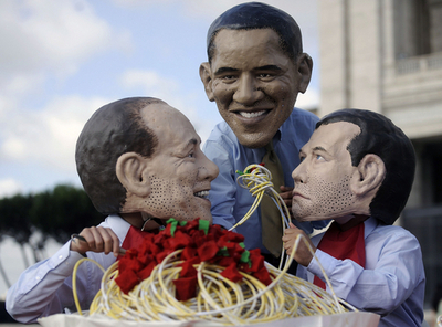 G8首脳に｢パスタ食べて飢餓問題考えて｣、国際NGOらパフォーマンス