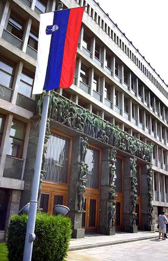 ロシア主張の「汚い爆弾」、実は煙感知器? スロベニアの写真流用か