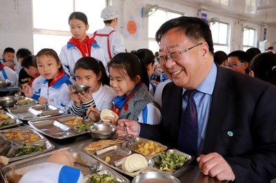 中国の学校・幼稚園34万か所の厨房が「見える化」 食品安全を促進