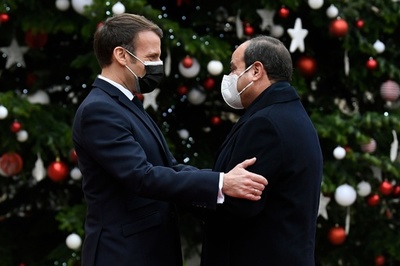 仏大統領、エジプト大統領と会談 人権問題での強硬姿勢避ける