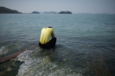 生徒が撮影した沈没前の韓国船内、14分で楽観的なムードが一転