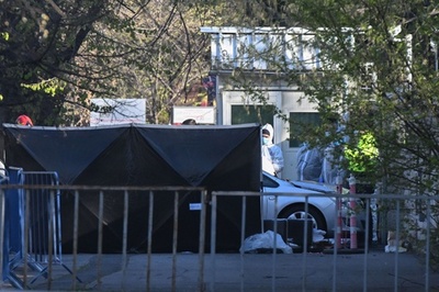 在ルーマニア・ロシア大使館に車突っ込む 運転手死亡