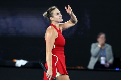 サバレンカが準々決勝進出、アニシモバに圧勝 全豪OP