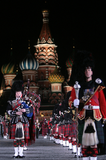 各国軍隊が大行進! 世界軍事パレード・フェスティバル