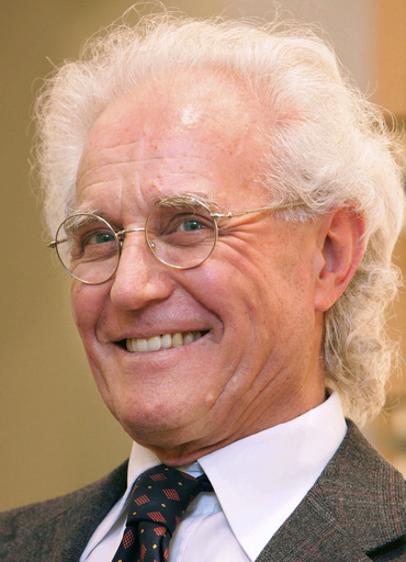 ベネトン創業者が引退、息子が次期会長に