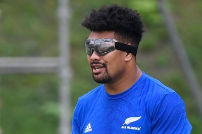NZのサベア、ゴーグル着用でカナダ戦へ 視力低下を懸念