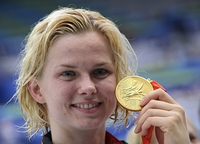 シュテフェン 女子100メートル自由形五輪新で金メダル