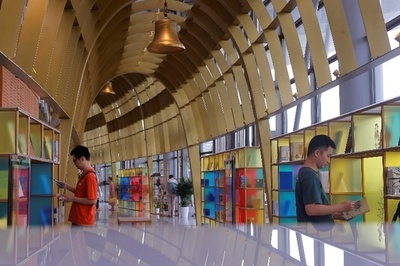 上海初の駅構内図書館が上海南駅にオープン 広さ400平方メートル