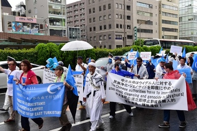 在日ウイグル人ら、中国のイスラム系少数民族弾圧に抗議 G20開催地大阪で
