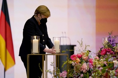 ドイツ政府、式典でコロナ死者追悼 国民に団結求める