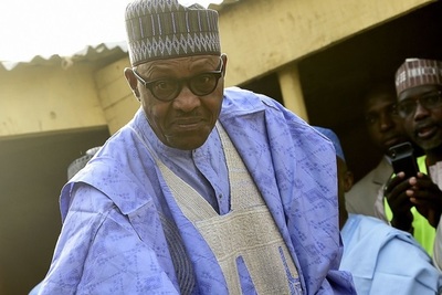 突然延期されたナイジェリア大統領選、1週間遅れで投票始まる