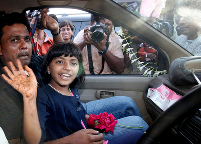 『スラムドッグ＄ミリオネア』子役の父親、高額養子縁組報道を否定