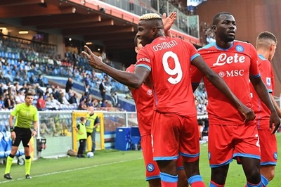 ナポリ開幕5連勝で首位浮上 サンプドリアに4発快勝