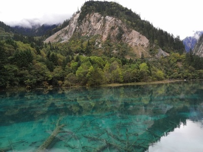 新たに全域開放する世界遺産・九寨溝の魅力