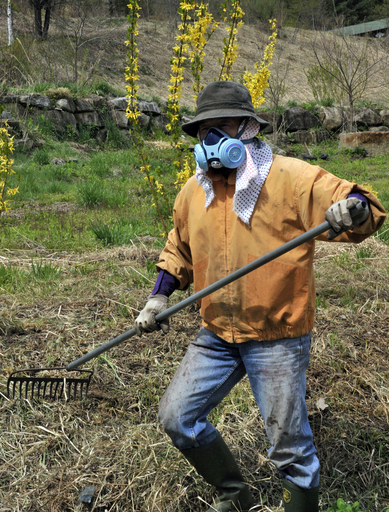 【写真特集】家畜や畑の世話を続ける福島の農家の人々