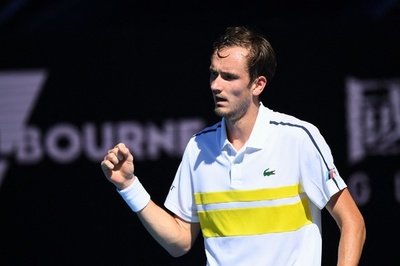 メドベージェフが全豪OP4強 ルブレフとの同国対決制す