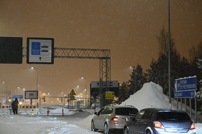 ロシアとの国境検問所、一部再開へ フィンランド