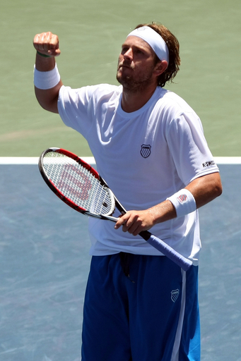 フィッシュ セラ下し準決勝進出