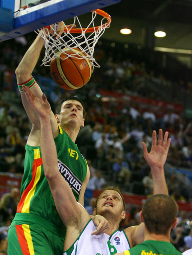 リトアニア スロベニア降しグループ1位で決勝トーナメントへ