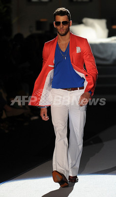 11年春夏ミラノ メンズコレクション ディースクエアード 新作を発表 写真40枚 ファッション ニュースならmode Press Powered By Afpbb News