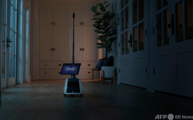 米アマゾン、家庭用ロボ「アストロ」発表 家の監視はお任せ