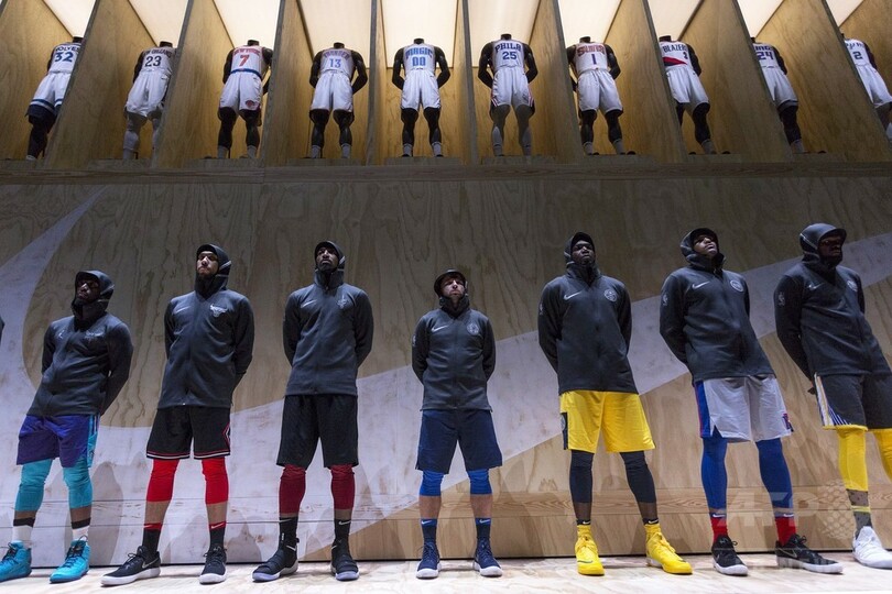 新スポンサーのナイキと新ユニホームをお披露目、NBA