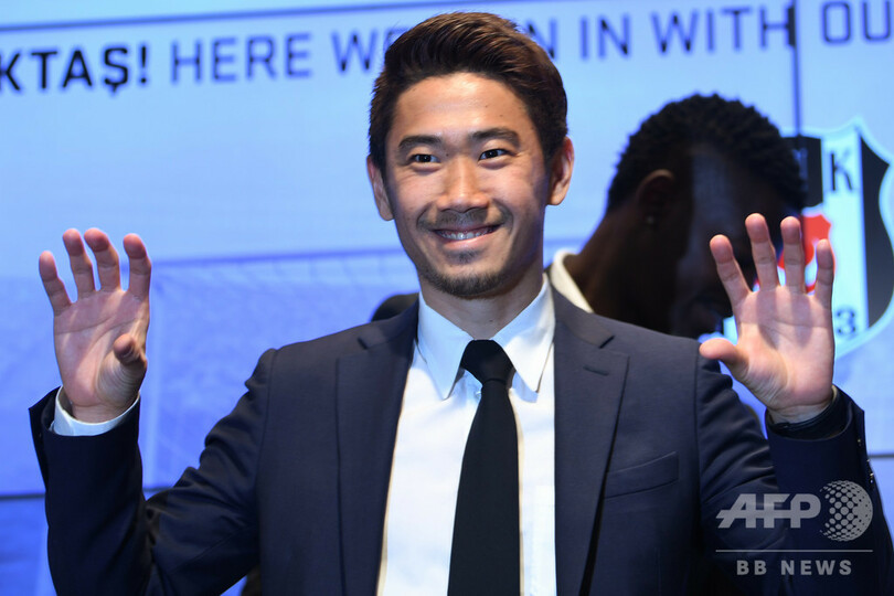 香川真司、新天地ベシクタシュで入団会見 トルコ1部