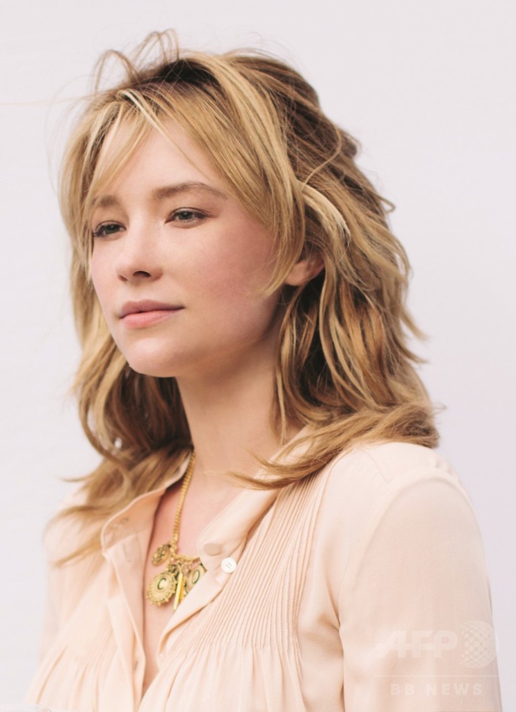 「クロエ オードパルファム」誕生10周年、ヘイリー・ベネットがミューズに