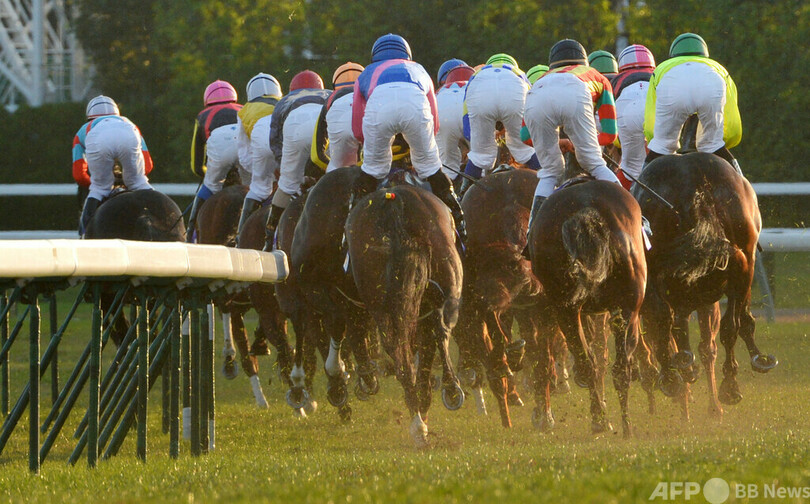 「実況泣かせ」の珍名馬スモモモモモモモモが初勝利
