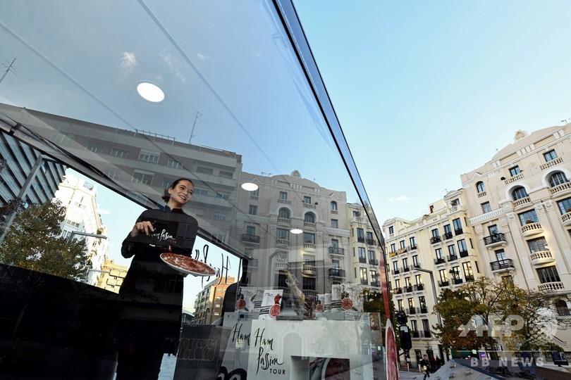 【今日の1枚】「男社会」・生ハム切り職人の世界へ進出 スペイン 【今日の1枚】「男社会」・生ハム切り職人の世界へ進出 スペイン