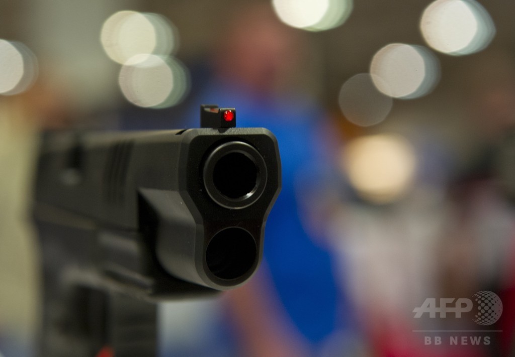 学生寮で両親を射殺、学生が逃走中 米ミシガン州 学生寮で両親を射殺、学生が逃走中 米ミシガン州