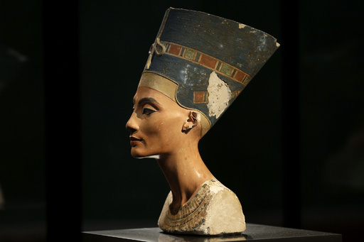 ネフェルティティ像発掘100周年、ベルリンで特別展 写真11枚 国際