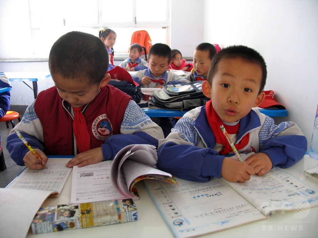 保護者による子どもの宿題チェック廃止、「賛成」が大半 中国の調査 保護者による子どもの宿題チェック廃止、「賛成」が大半 中国の調査