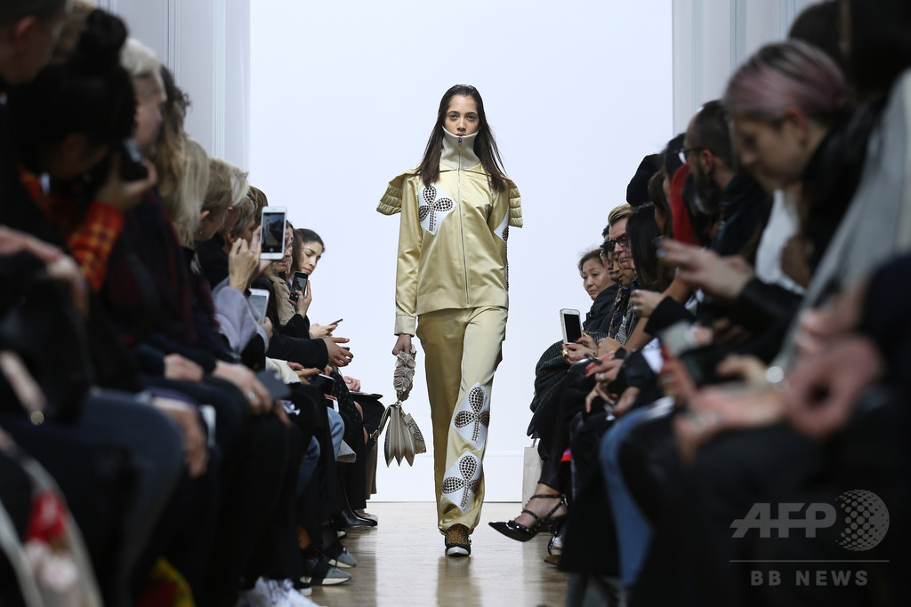 「J.W.アンダーソン」16/17年秋冬コレクション