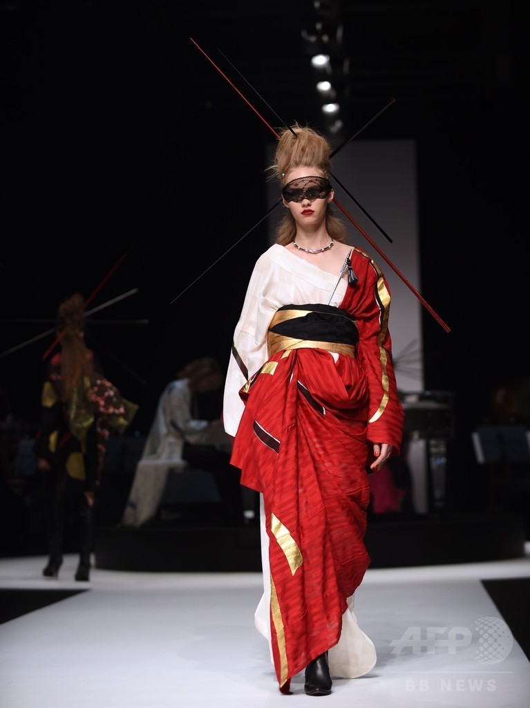 ロックをイメージした「着物」登場、Yoshikiデザイン 東京ファッション