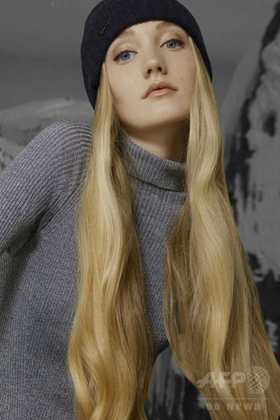 「メゾン キツネ」ホリデー限定カプセルコレクション