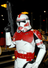 ニューヨーク国際子ども映画祭（New York International Children&apos;s Film Festival）で開催されたアニメ映画『スター・ウォーズ/クローン・ウォーズ（Star Wars: The Clone Wars）』の特別上映会に登場した、クローン・トルーパー（2008年8月10日撮影）。(c)AFP/Getty Images/Joe Corrigan
