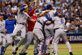 米大リーグ（MLB）は4日、各地でプレーオフの地区シリーズ（5回戦制）の試合が行われ、テキサス・レンジャーズ（Texas Rangers）はタンパベイ・レイズ（Tampa Bay Rays）を4-3で下し、通算対戦成績を3勝1敗とし、昨年に続いてア・リーグ優勝決定シリーズに進んだ。

リーグ優勝決定シリーズ進出を喜ぶテキサス・レンジャーズの選手（2011年10月4日撮影）。(c)AFP/Getty Images/J. Meric